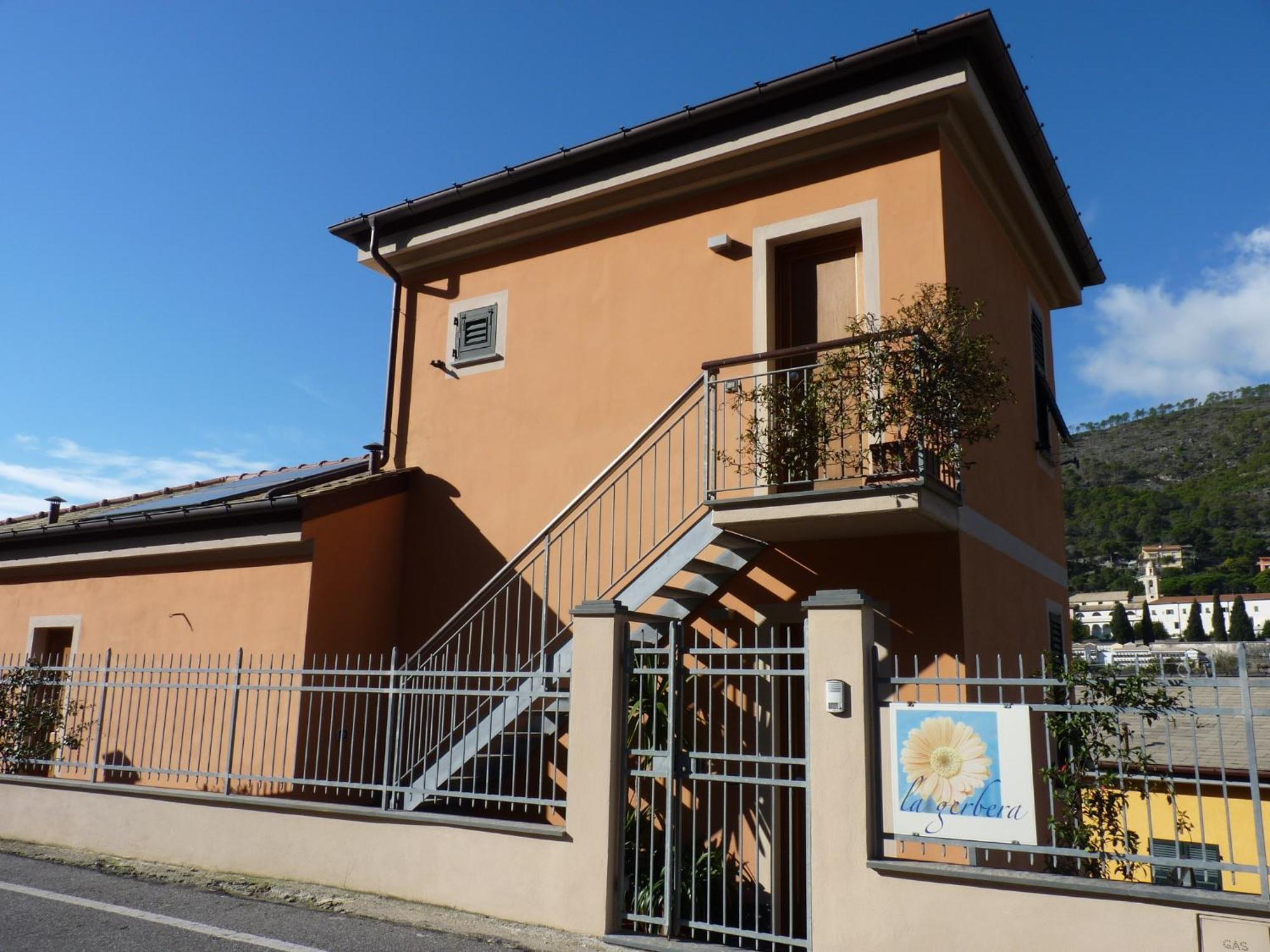 La Gerbera Hotel Леванто Екстериор снимка