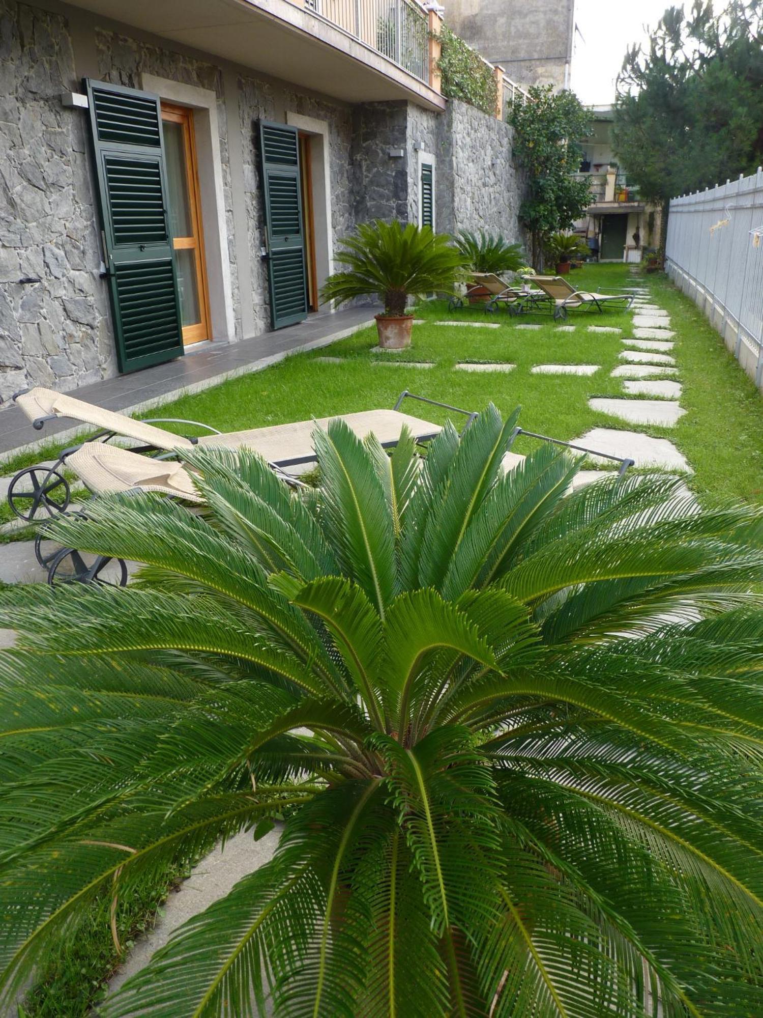 La Gerbera Hotel Леванто Екстериор снимка