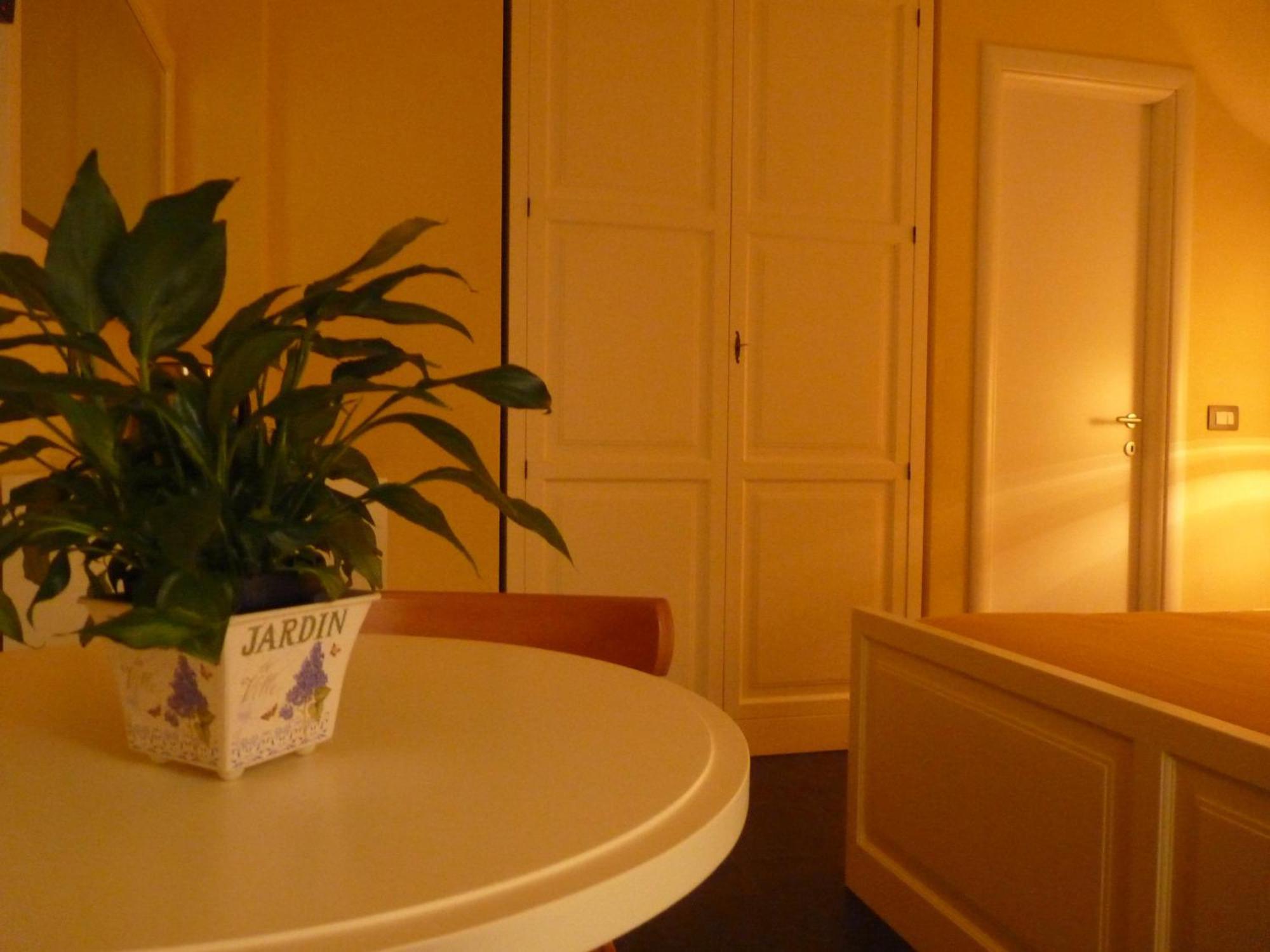 La Gerbera Hotel Леванто Екстериор снимка