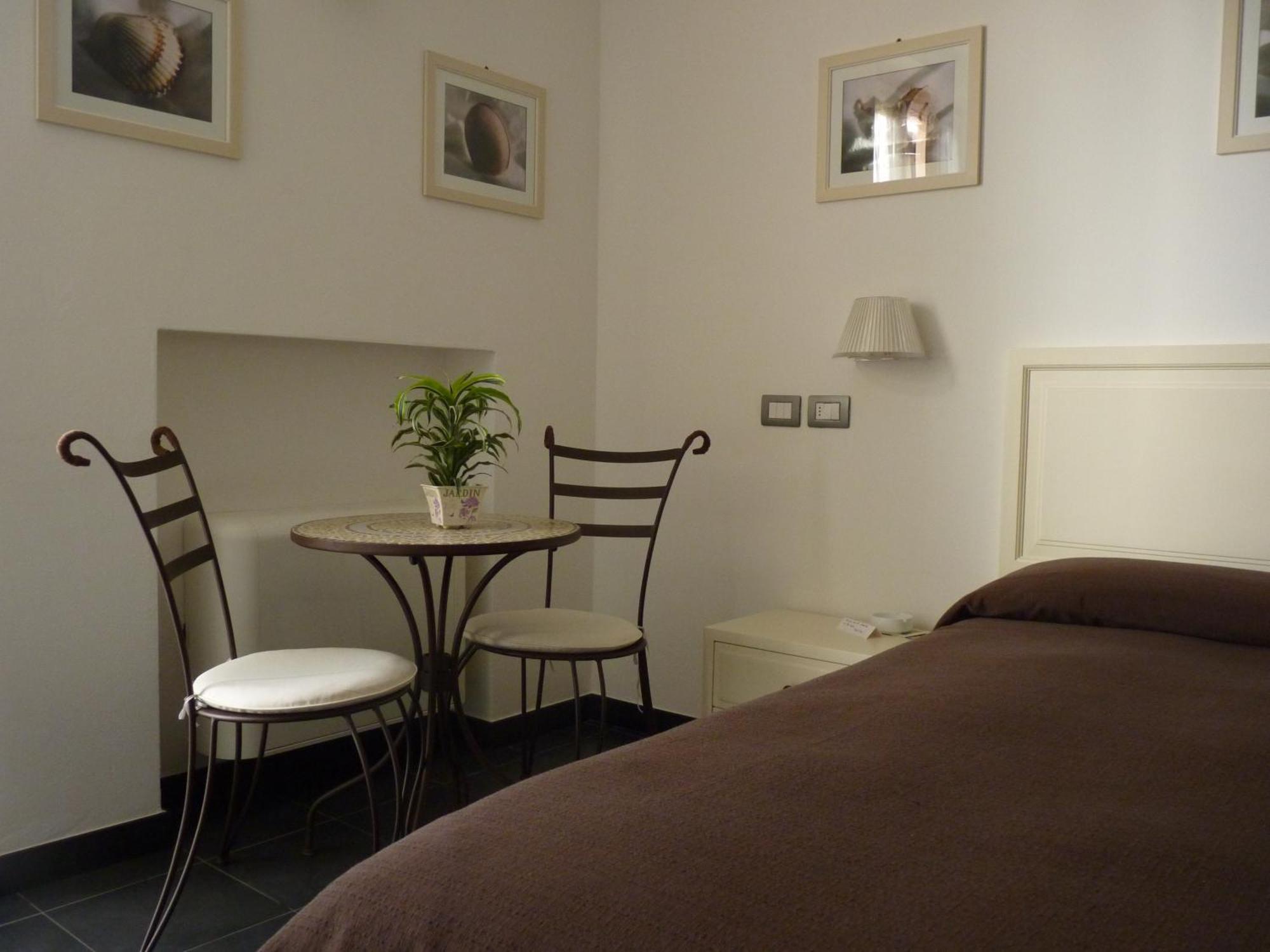 La Gerbera Hotel Леванто Екстериор снимка
