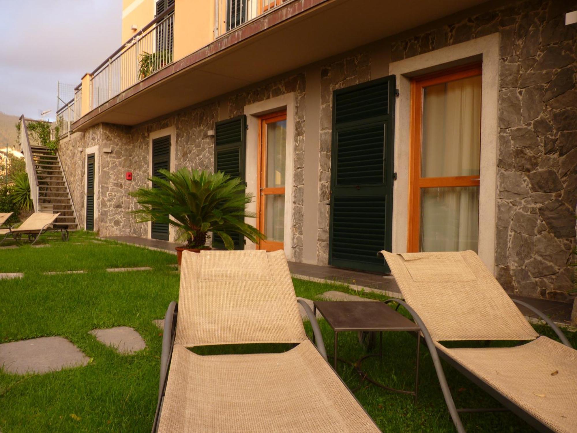 La Gerbera Hotel Леванто Екстериор снимка